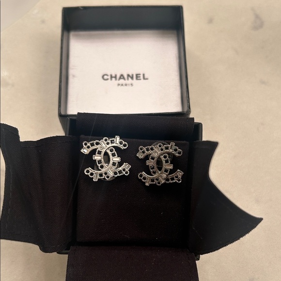 CHANEL Black and Silver Crystal Earrings - Picture 3 of 9